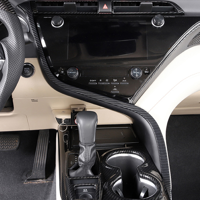 Interni auto per Toyota Camry  - Interior Design Intern recensione e prezzo